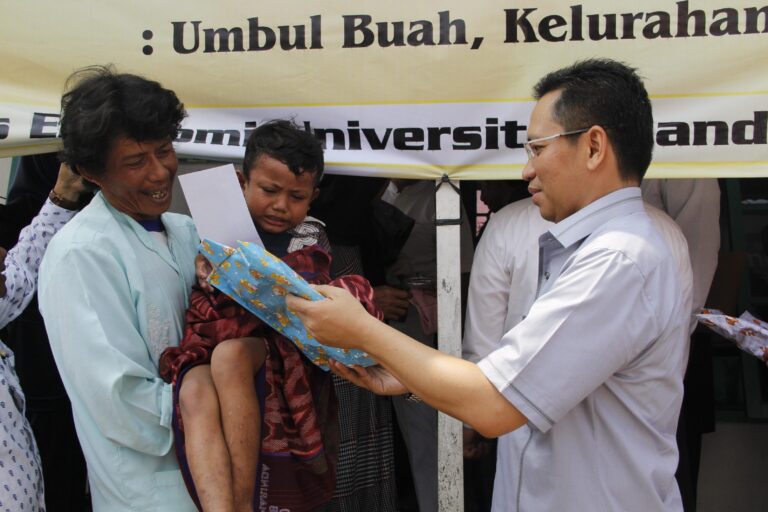 Fakultas Ekonomi UBL Sukses Helat Khitanan Massal