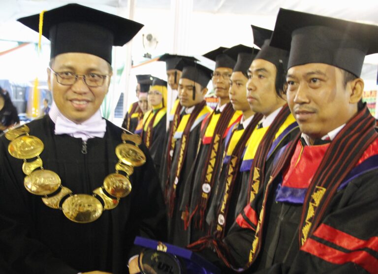 UBL WISUDA 633 MAHASISWA S1 DAN S2