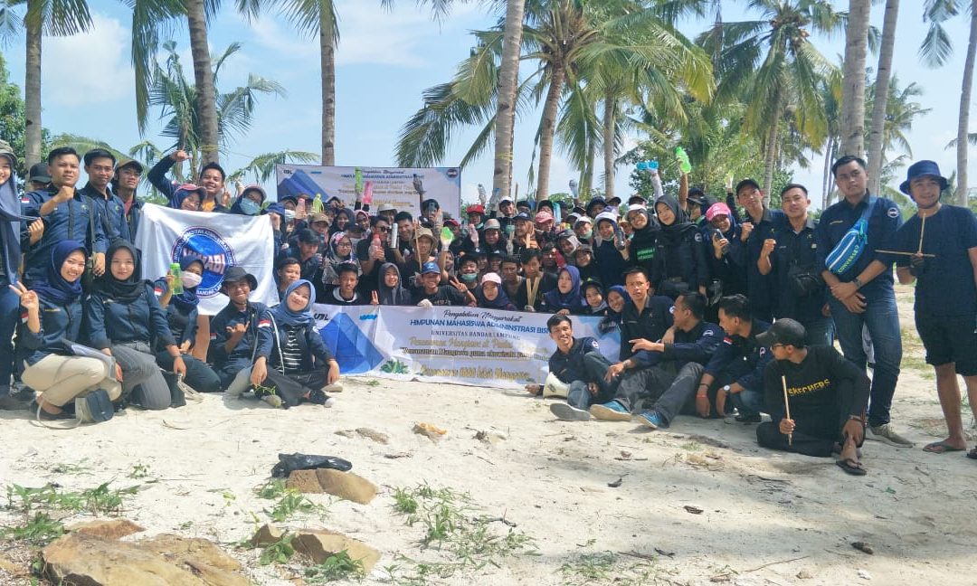 Tingkatkan Perekonomian Melalui Pariwisata Lampung, Prodi Administrasi Bisnis UBL Tanam Pohon Mangrove
