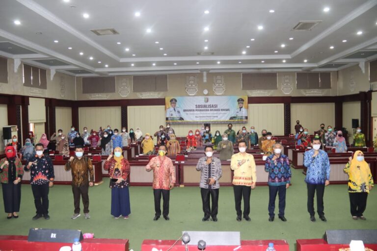 Dosen FIK Menjadi Narasumber Sosialisasi Dokumen Pembuatan Aplikasi Khusus
