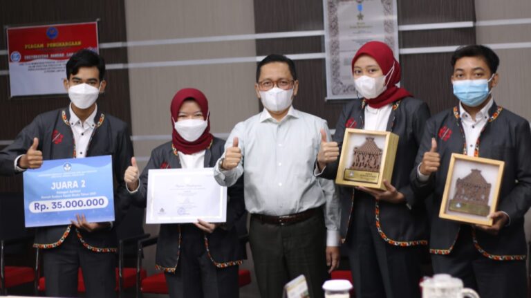 Apresiasi Prestasi Mahasiswa, Rektor UBL Beri Dukungan Pada Lamtech