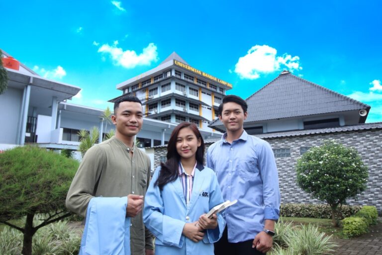 Pentingnya Kuliah Bagi Generasi Muda dan Pendidikan Bagi Semua Orang