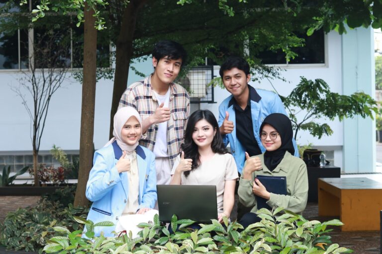 Tertarik Masuk Jurusan Ilmu Komunikasi? Cek Prospek Karier Lulusannya
