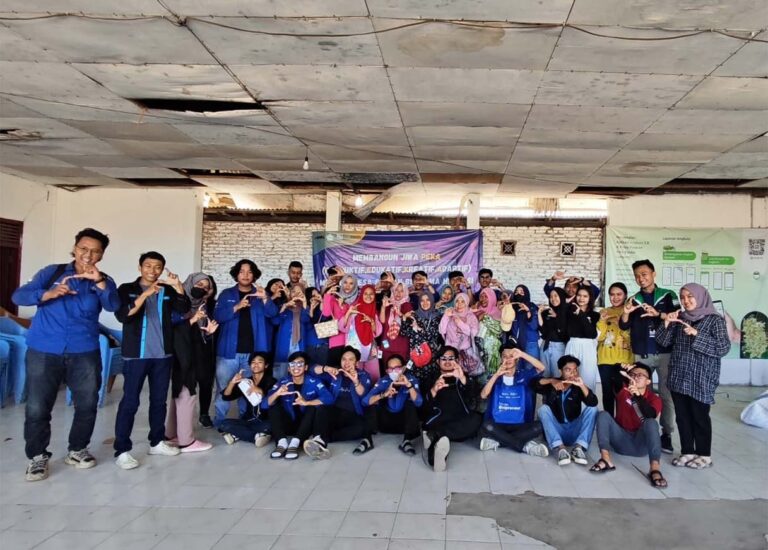 HMPS Sistem Informasi Gelar Kegiatan Desa Binaan di Desa Pulau Pasaran