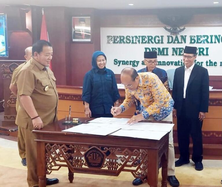 Ikut Serta Program Pemberdayaan Masyarakat Desa, UBL Tanda Tangani Kesepakatan KKN Siger Berjaya 2023