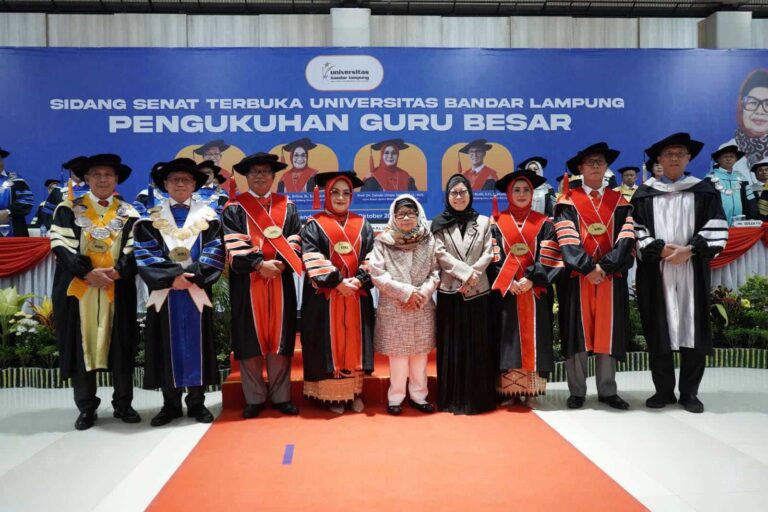 Kukuhkan 4 Guru Besar Baru, Rektor UBL Targetkan Buka Program S3 Ilmu Hukum Tahun Depan