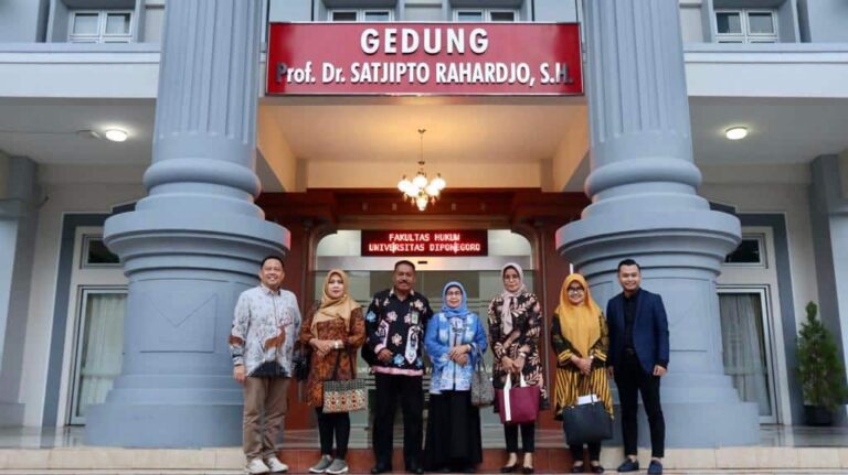 Akademisi UBL Dipercaya Menjadi Juri Kompetisi Peradilan Semu di Universitas Diponegoro