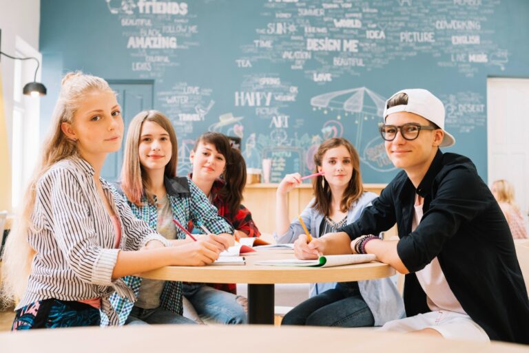 Membangun Networking di Dunia Kuliah: Kunci Sukses di Masa Depan