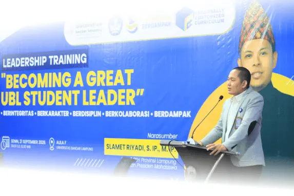 Peserta Leadership Training UBL mengikuti sesi pembekalan kepemimpinan organisasi kemahasiswaan